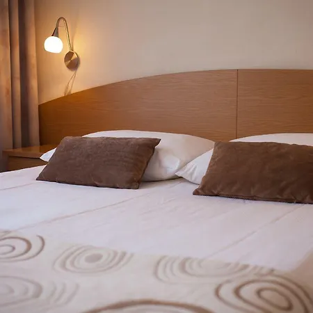 Otel Aramis *